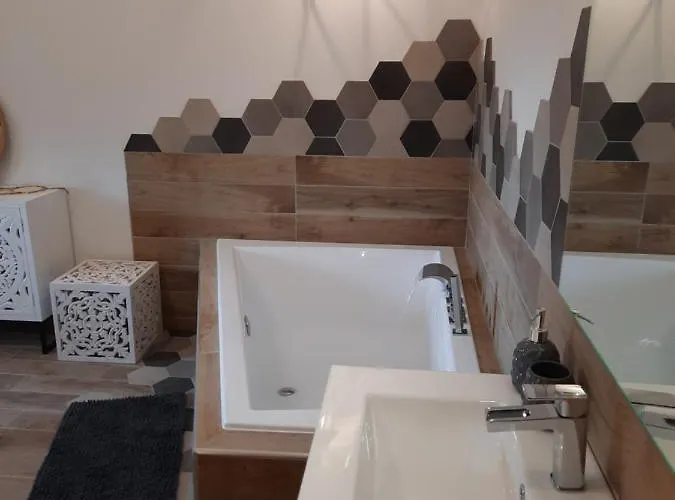 Tatil Evi Madelaine Ranch, Nouvelle Piscine 2025 Le Gast